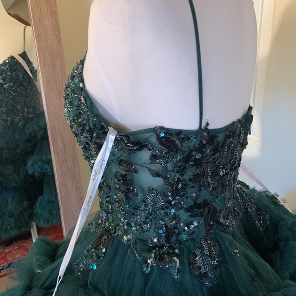 MAC DUGGAL
Thin Strap Beaded Bodice Tiered Tulle Dress - Picture 11 of 17